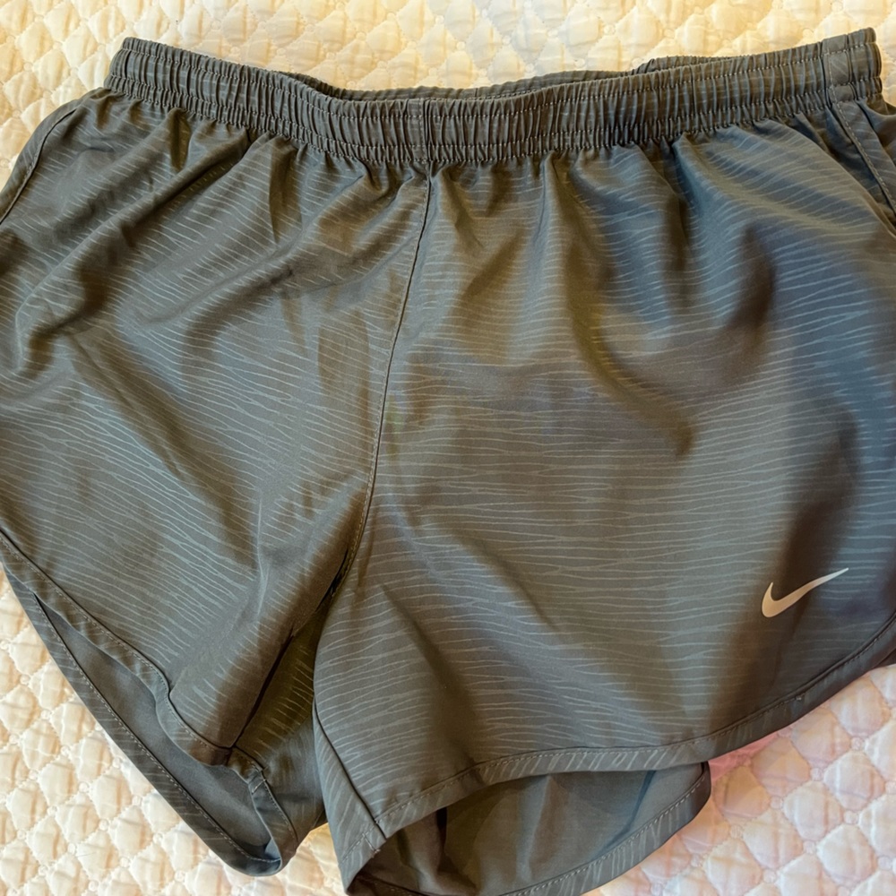 Women’s Nike Dri-Fit Shorts (S)